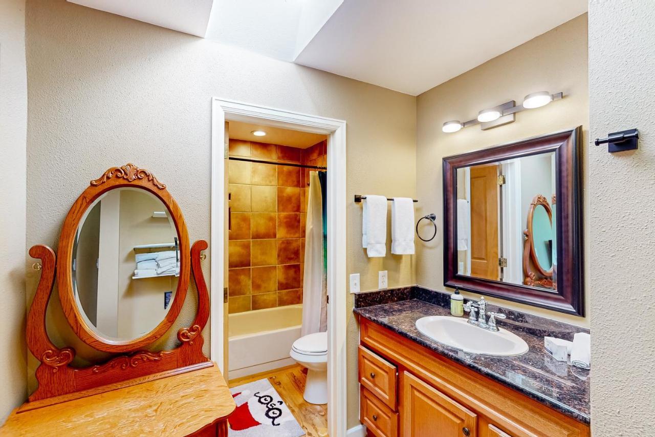 Sunriver Mountain Getaway Эйвон Экстерьер фото